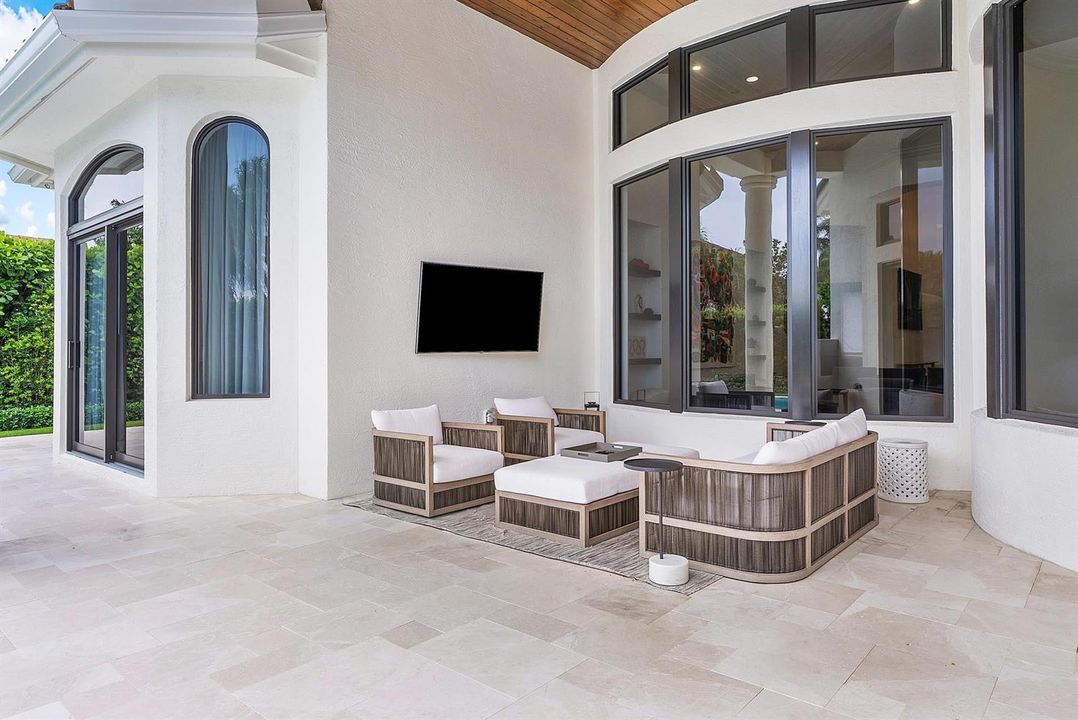 2212_Acorn_Palm_Road_07
