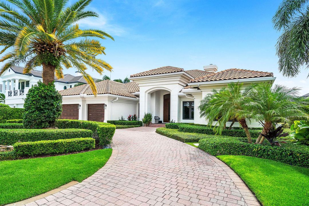 2212_Acorn_Palm_Road_03
