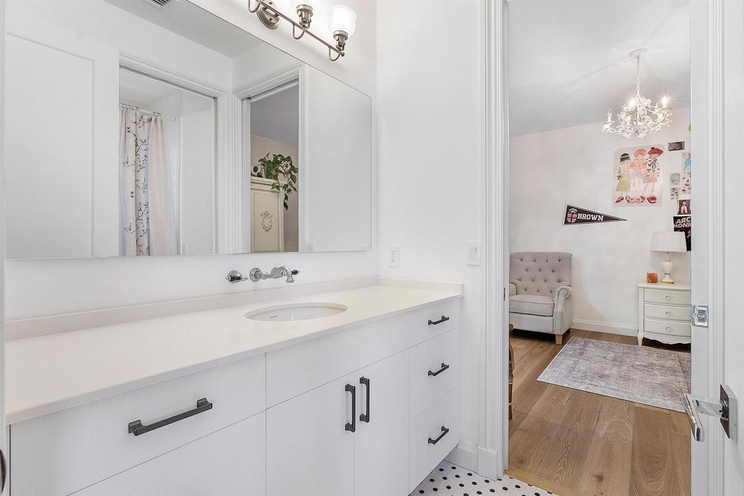 2212_Acorn_Palm_Road_37