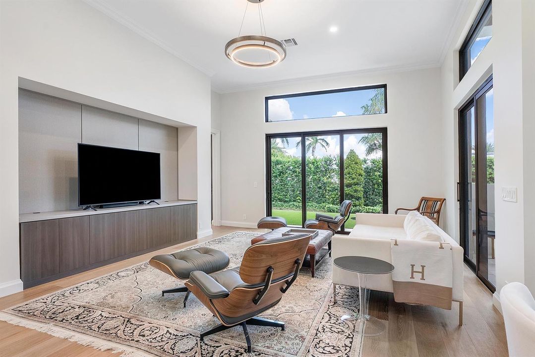2212_Acorn_Palm_Road_23
