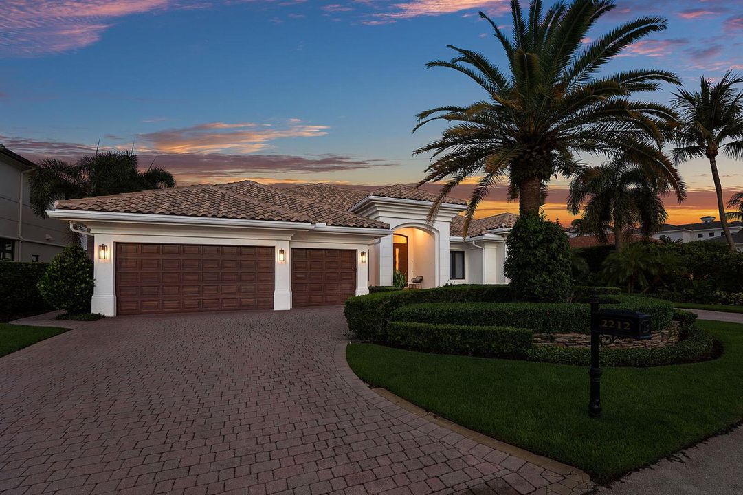 2212_Acorn_Palm_Road_Dusk_03