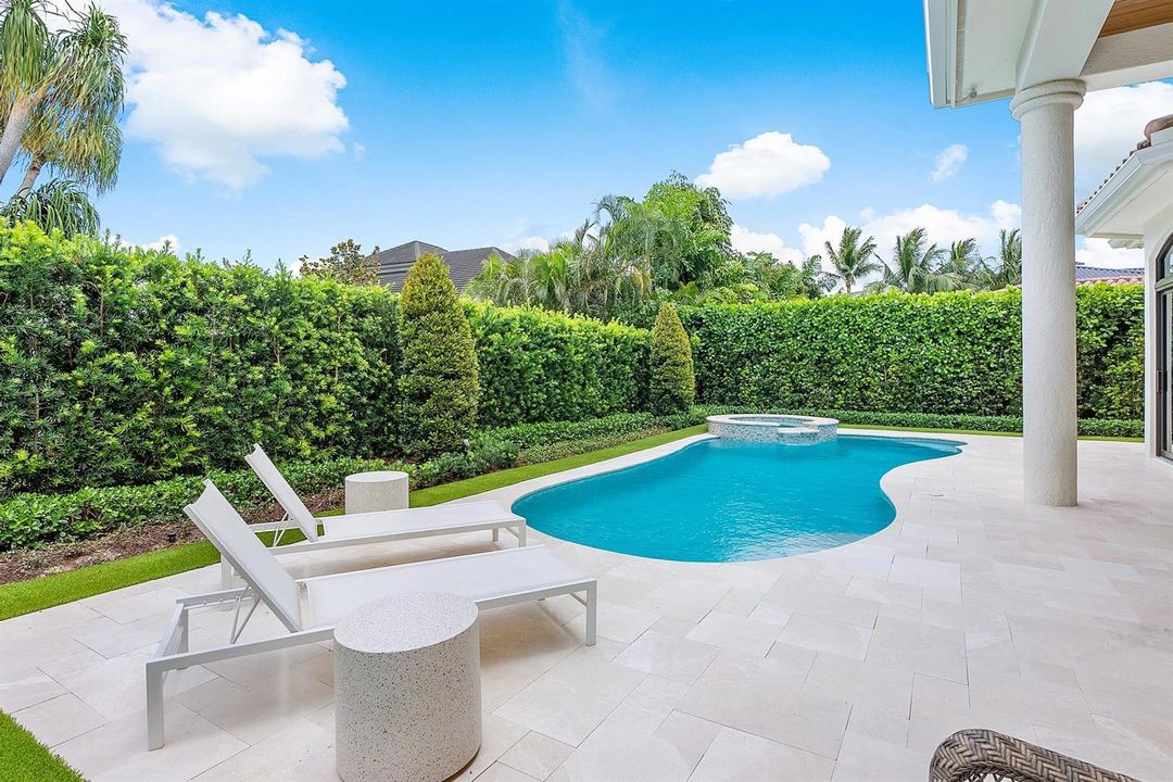 2212_Acorn_Palm_Road_09