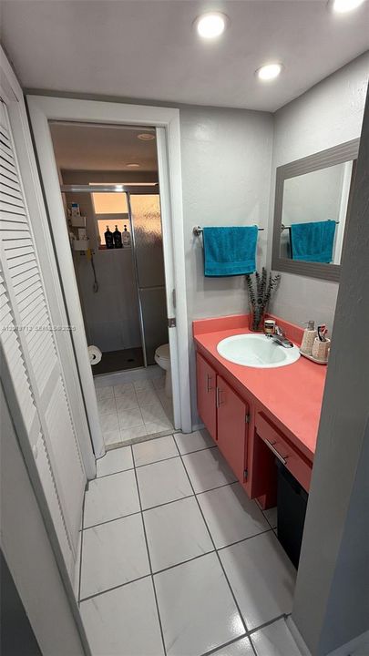 В аренду: $2,200 (2 спален, 2 ванн, 999 Квадратных фут)