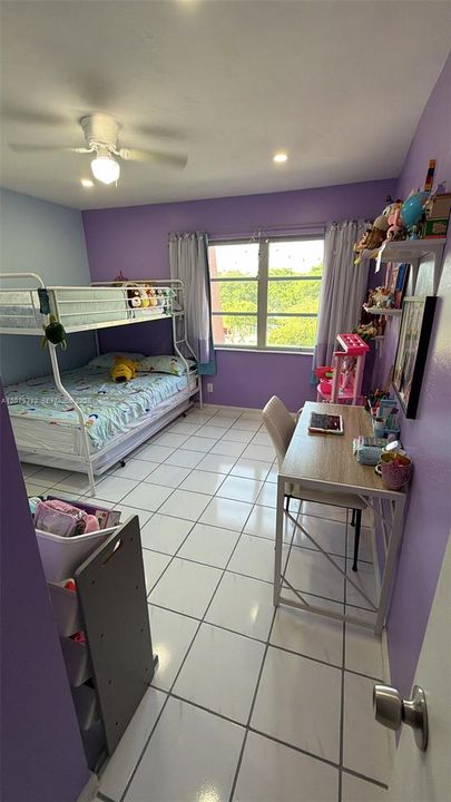 В аренду: $2,200 (2 спален, 2 ванн, 999 Квадратных фут)