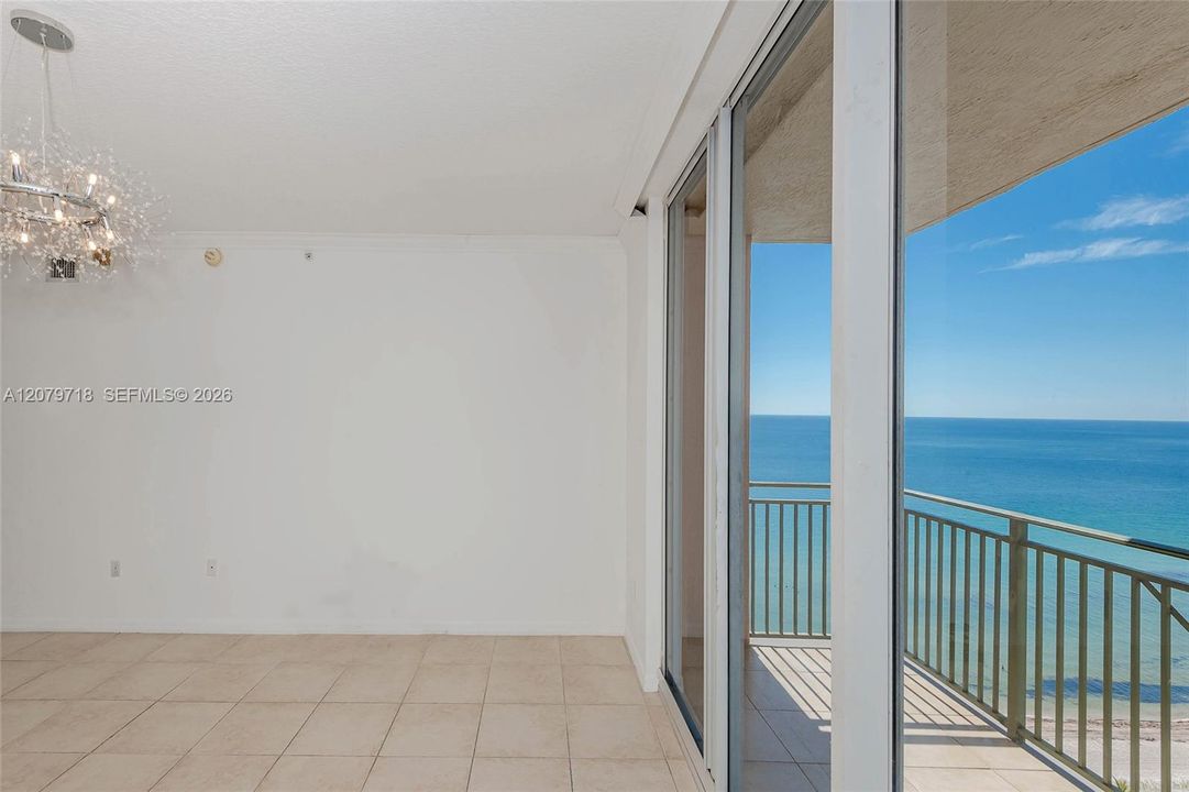 В аренду: $4,500 (2 спален, 2 ванн, 1200 Квадратных фут)