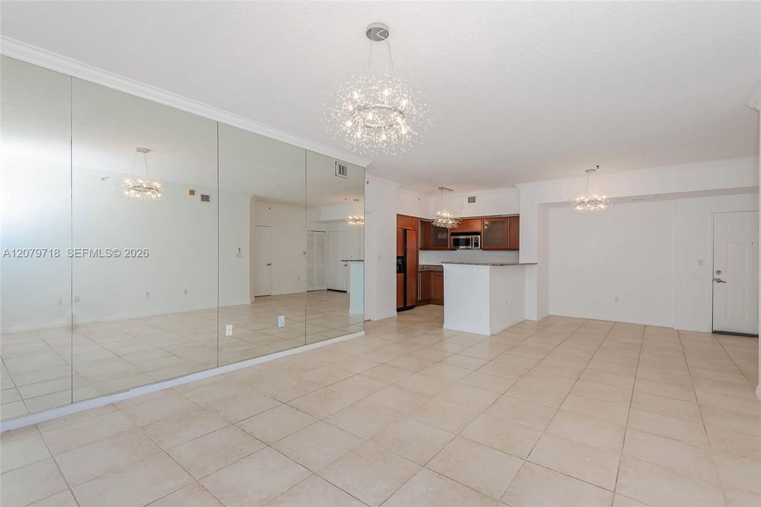 В аренду: $4,500 (2 спален, 2 ванн, 1200 Квадратных фут)