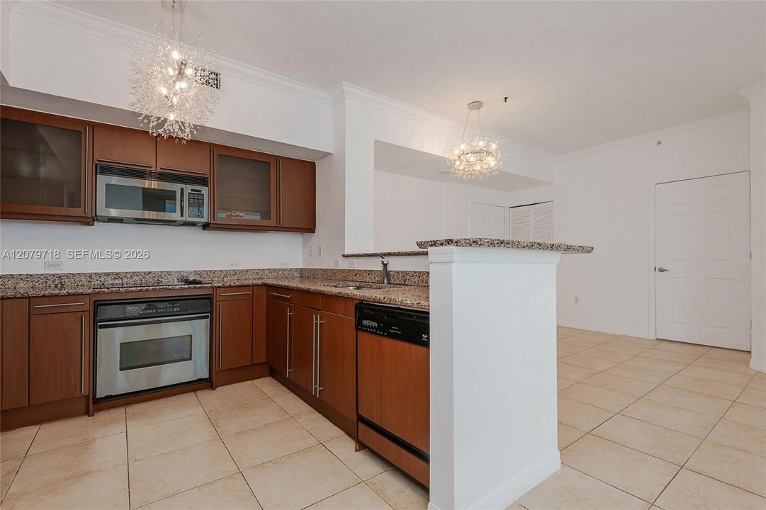 В аренду: $4,500 (2 спален, 2 ванн, 1200 Квадратных фут)