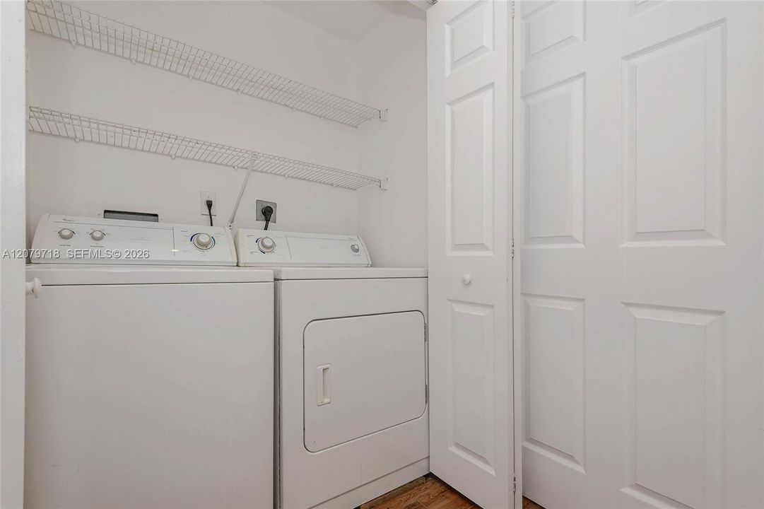 В аренду: $4,500 (2 спален, 2 ванн, 1200 Квадратных фут)