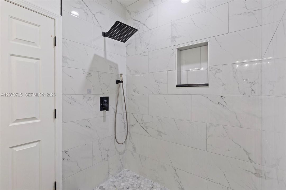 待售: $289,999 (3 贝兹, 2 浴室, 1689 平方英尺)