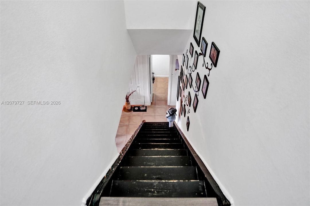 For Rent: $2,850 (3 beds, 2 baths, 1330 Square Feet)
