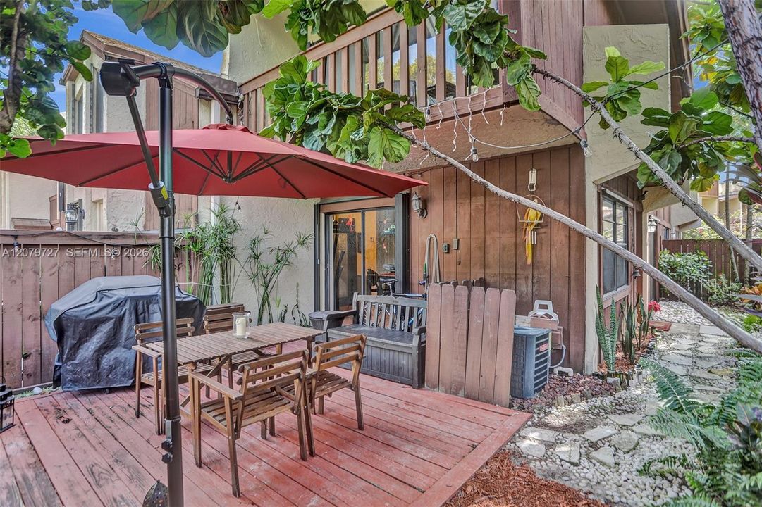 For Rent: $2,850 (3 beds, 2 baths, 1330 Square Feet)