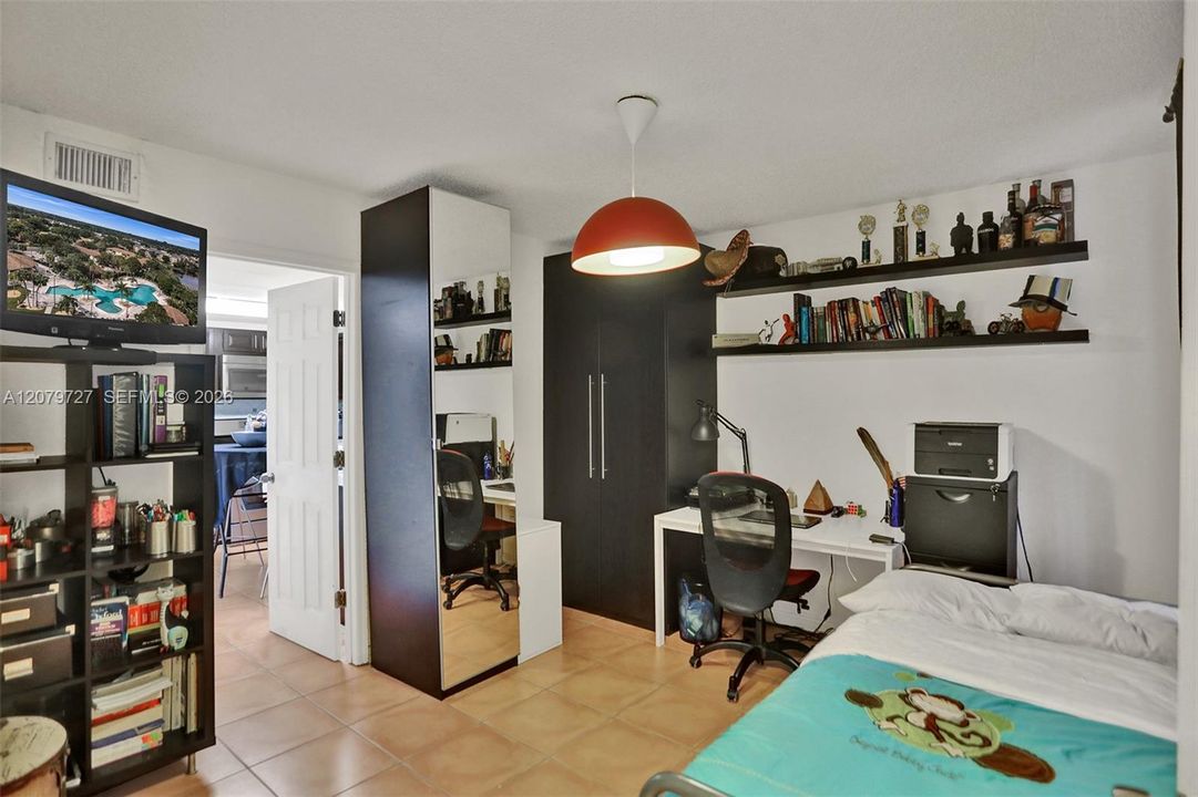 For Rent: $2,850 (3 beds, 2 baths, 1330 Square Feet)