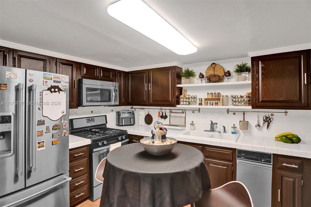 For Rent: $2,850 (3 beds, 2 baths, 1330 Square Feet)