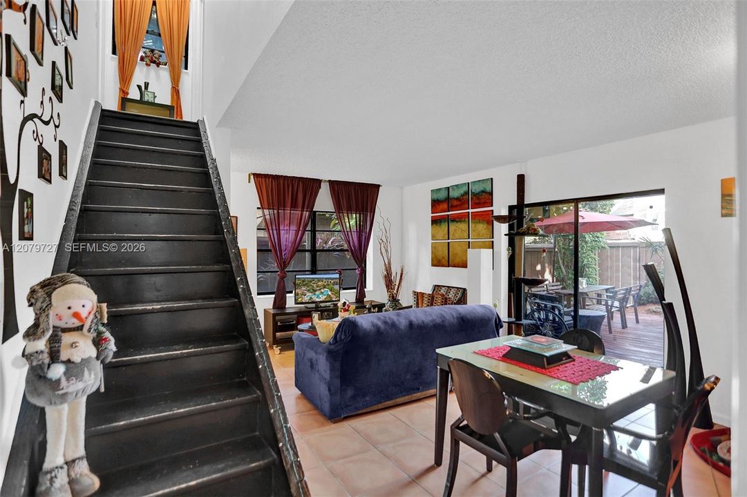 For Rent: $2,850 (3 beds, 2 baths, 1330 Square Feet)