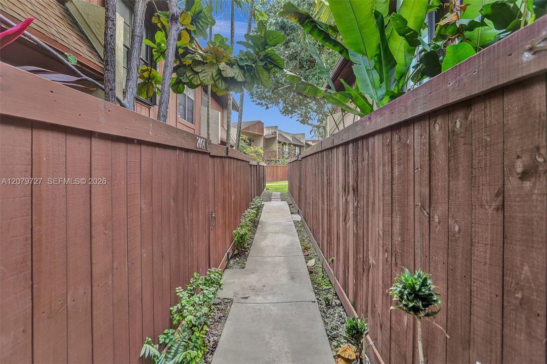 For Rent: $2,850 (3 beds, 2 baths, 1330 Square Feet)