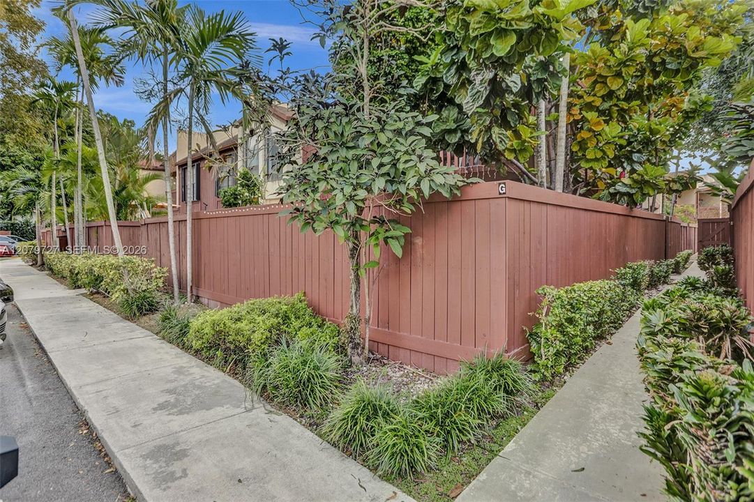 For Rent: $2,850 (3 beds, 2 baths, 1330 Square Feet)