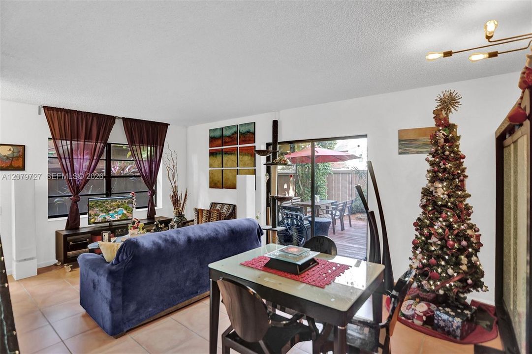 For Rent: $2,850 (3 beds, 2 baths, 1330 Square Feet)