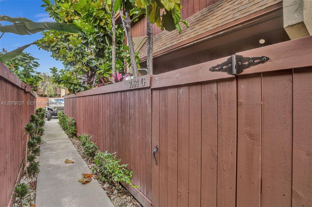 For Rent: $2,850 (3 beds, 2 baths, 1330 Square Feet)