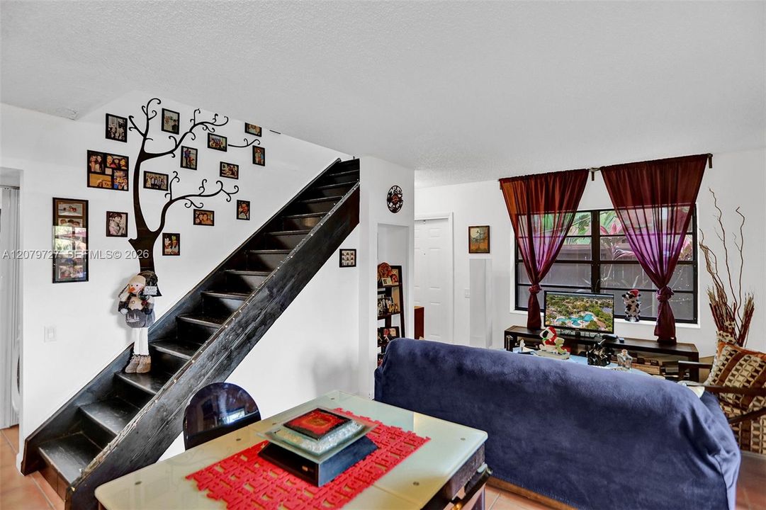 For Rent: $2,850 (3 beds, 2 baths, 1330 Square Feet)