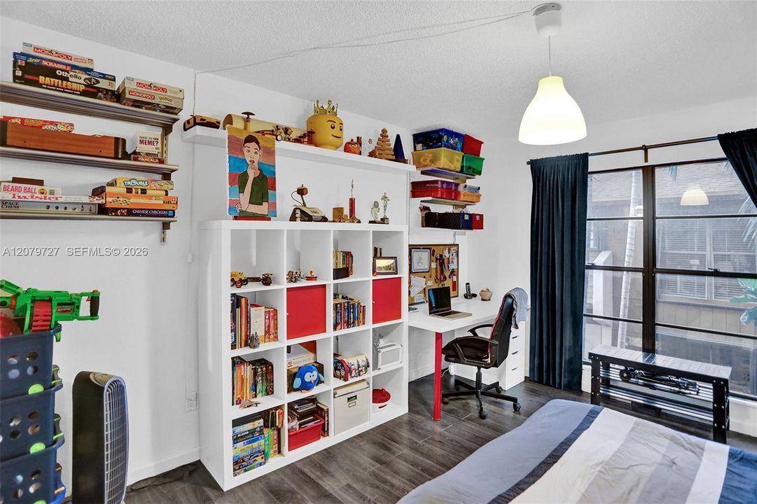 For Rent: $2,850 (3 beds, 2 baths, 1330 Square Feet)