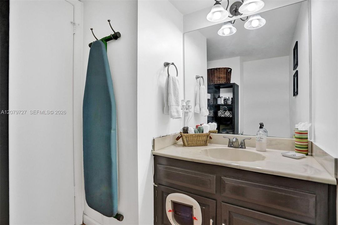 For Rent: $2,850 (3 beds, 2 baths, 1330 Square Feet)