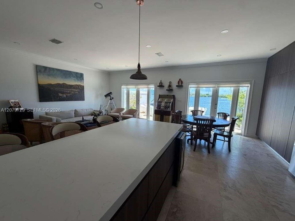 For Rent: $20,000 (3 beds, 3 baths, 2200 Square Feet)