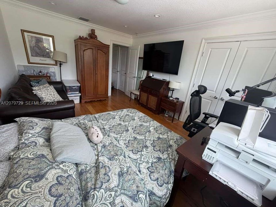 For Rent: $20,000 (3 beds, 3 baths, 2200 Square Feet)