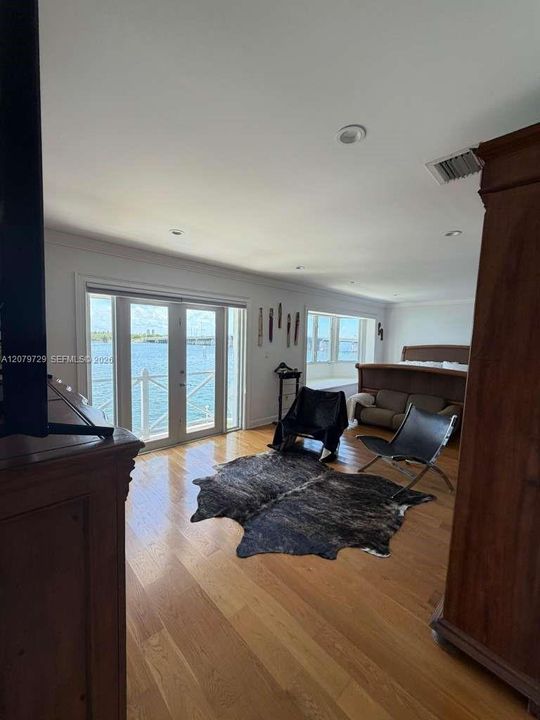 For Rent: $20,000 (3 beds, 3 baths, 2200 Square Feet)