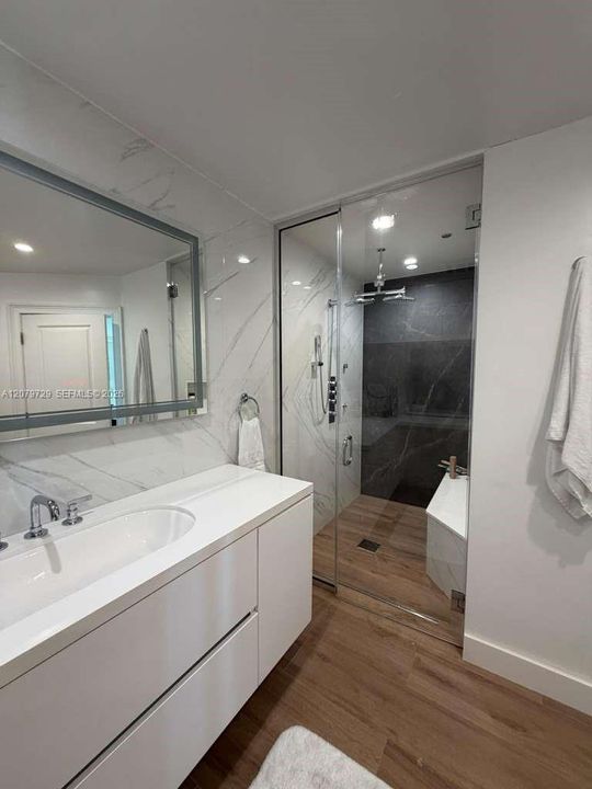 For Rent: $20,000 (3 beds, 3 baths, 2200 Square Feet)