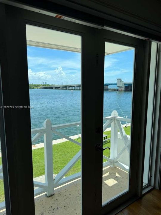 For Rent: $20,000 (3 beds, 3 baths, 2200 Square Feet)