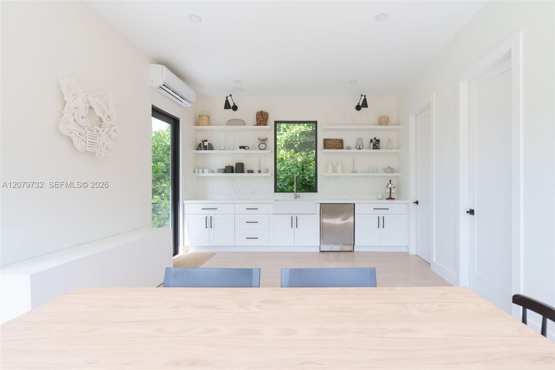Guest house's dining room & kitchen