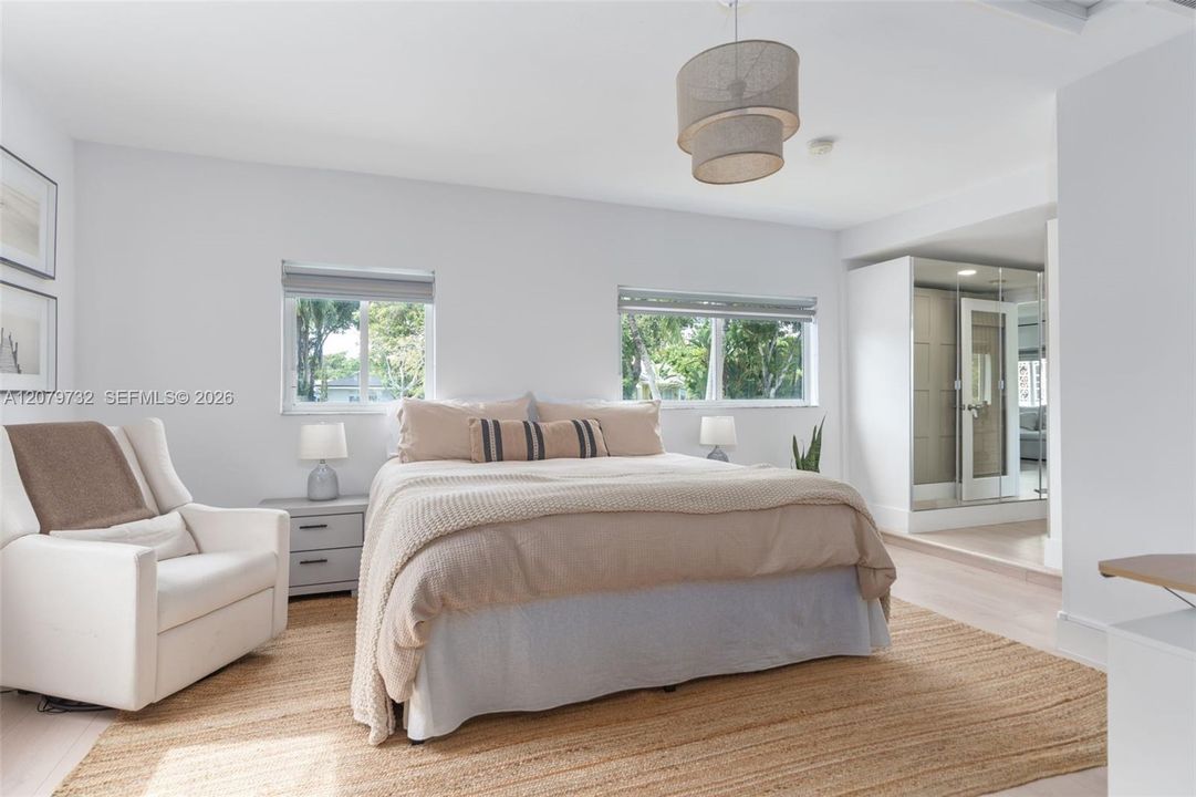 En Venta: $1,650,000 (4 camas, 3 baños, 2411 Pies cuadrados)