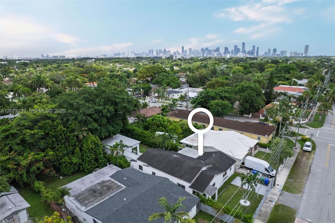 En Venta: $1,650,000 (4 camas, 3 baños, 2411 Pies cuadrados)