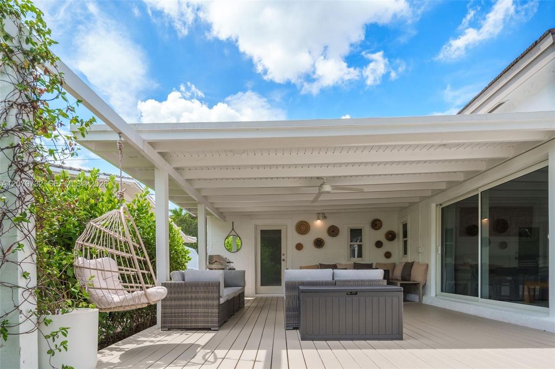 En Venta: $1,650,000 (4 camas, 3 baños, 2411 Pies cuadrados)