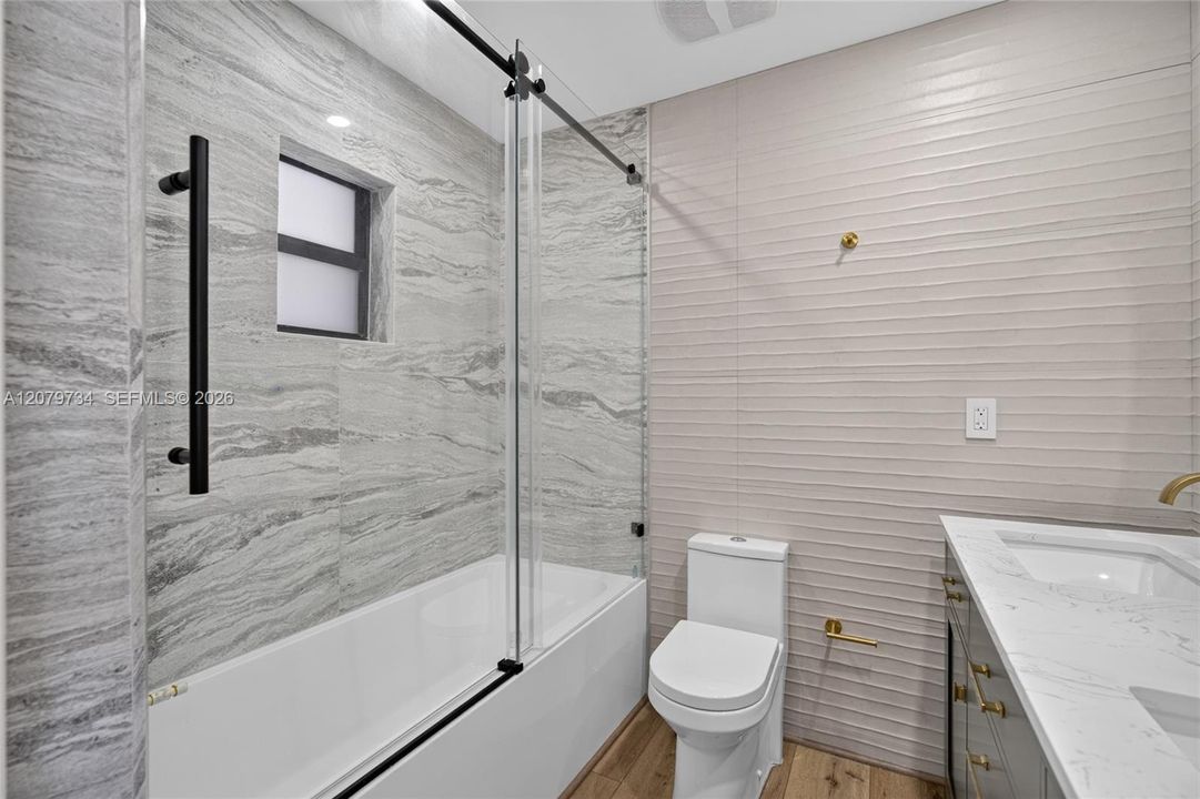 В аренду: $3,400 (3 спален, 2 ванн, 1320 Квадратных фут)