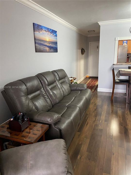 En Venta: $237,900 (2 camas, 2 baños, 802 Pies cuadrados)