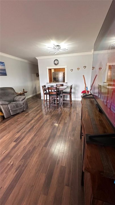 En Venta: $237,900 (2 camas, 2 baños, 802 Pies cuadrados)