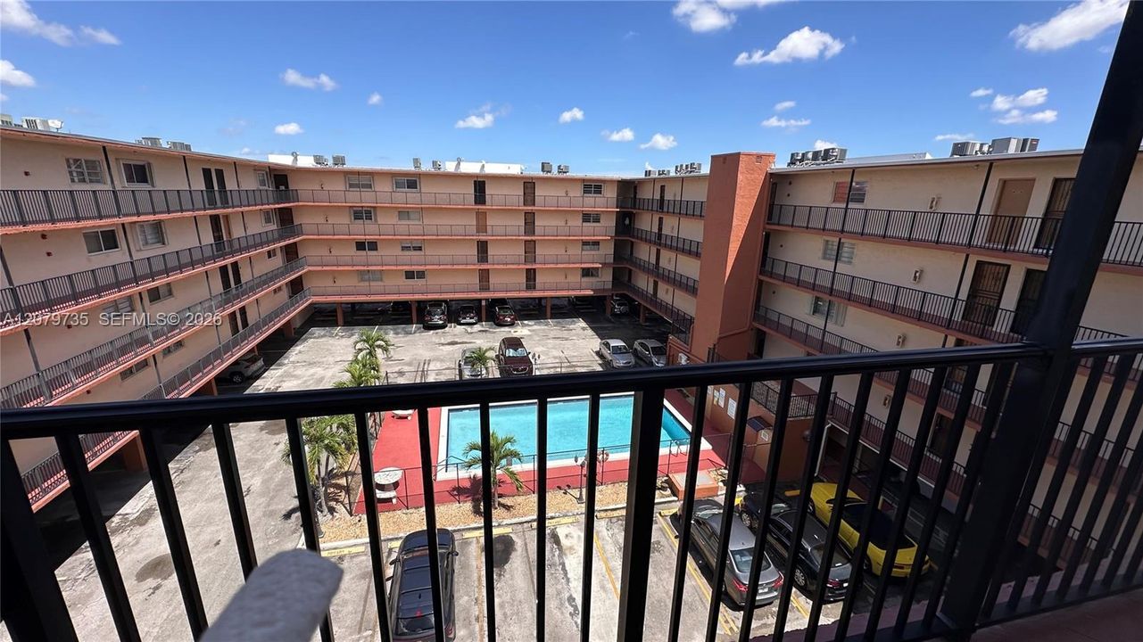 En Venta: $237,900 (2 camas, 2 baños, 802 Pies cuadrados)