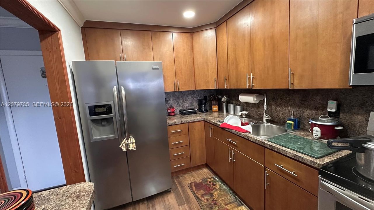 En Venta: $237,900 (2 camas, 2 baños, 802 Pies cuadrados)