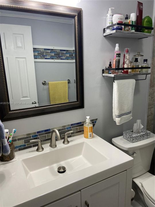 En Venta: $237,900 (2 camas, 2 baños, 802 Pies cuadrados)