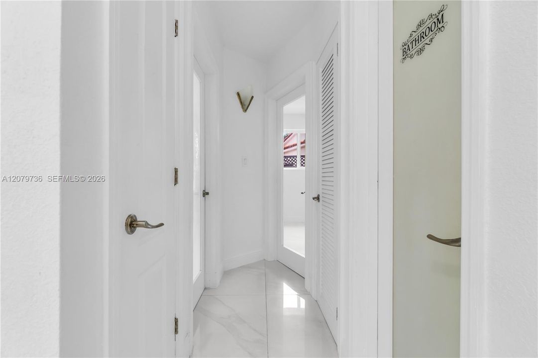For Sale: $635,000 (2 beds, 2 baths, 1118 Square Feet)