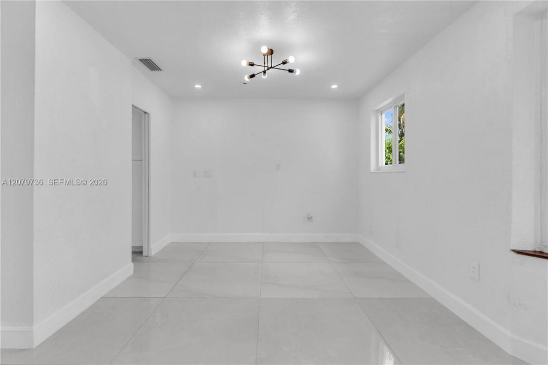 For Sale: $635,000 (2 beds, 2 baths, 1118 Square Feet)