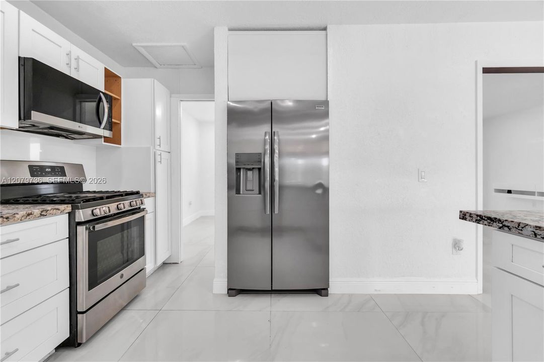 For Sale: $635,000 (2 beds, 2 baths, 1118 Square Feet)