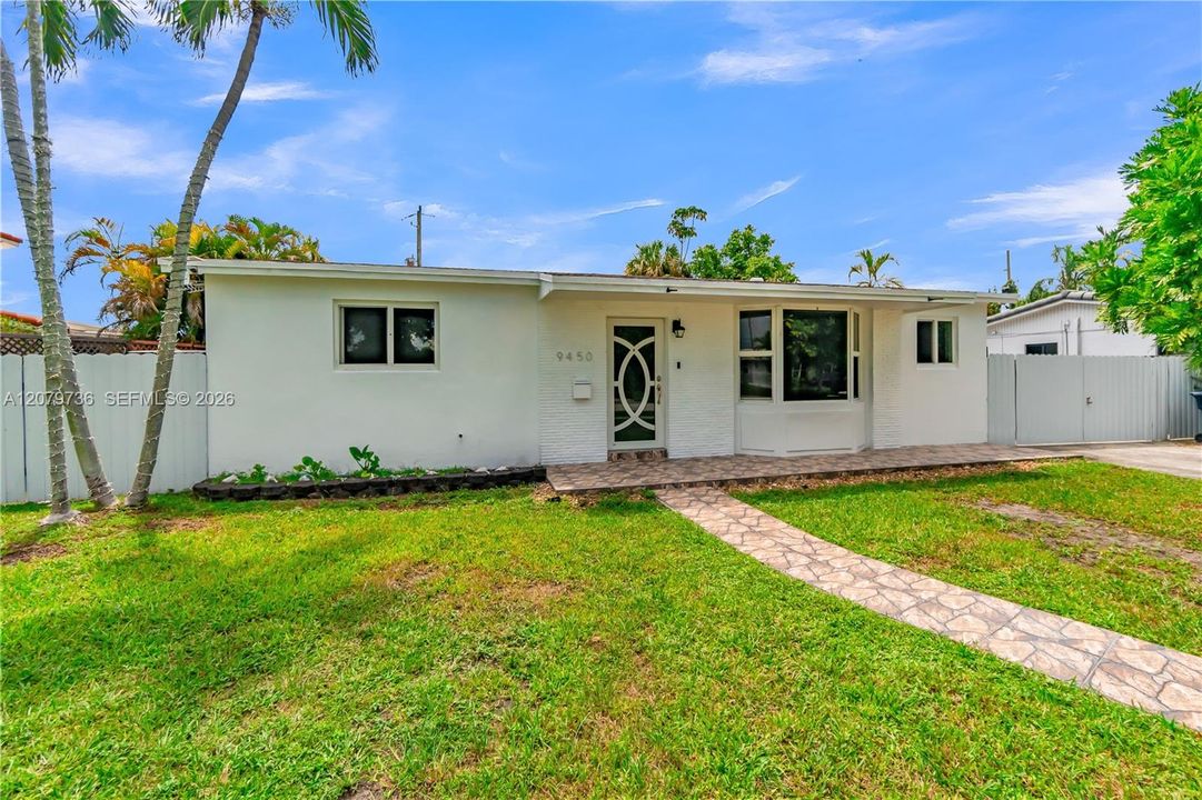 For Sale: $635,000 (2 beds, 2 baths, 1118 Square Feet)