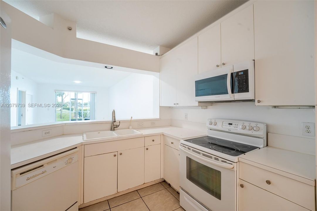 For Sale: $485,000 (3 beds, 2 baths, 1700 Square Feet)