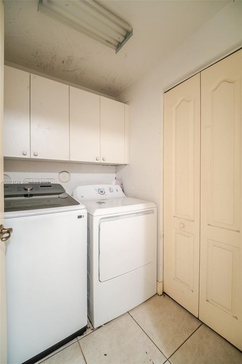 For Sale: $485,000 (3 beds, 2 baths, 1700 Square Feet)