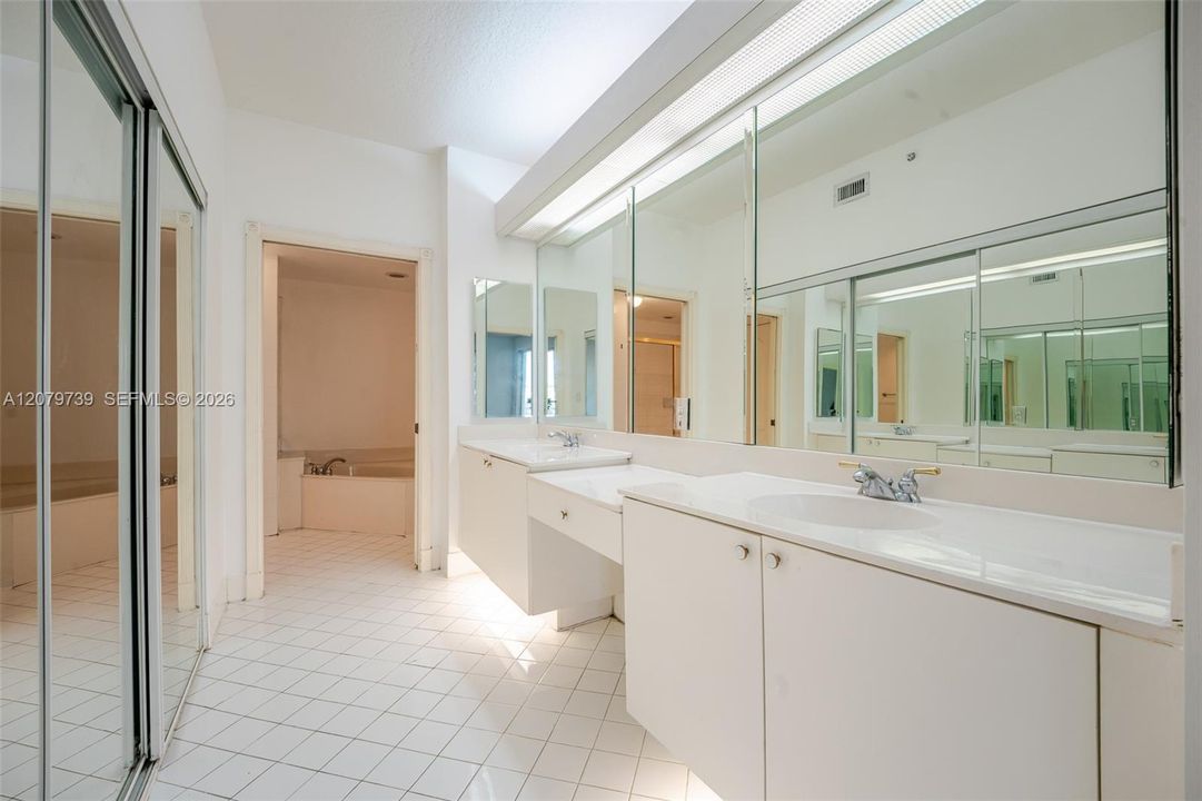 For Sale: $485,000 (3 beds, 2 baths, 1700 Square Feet)