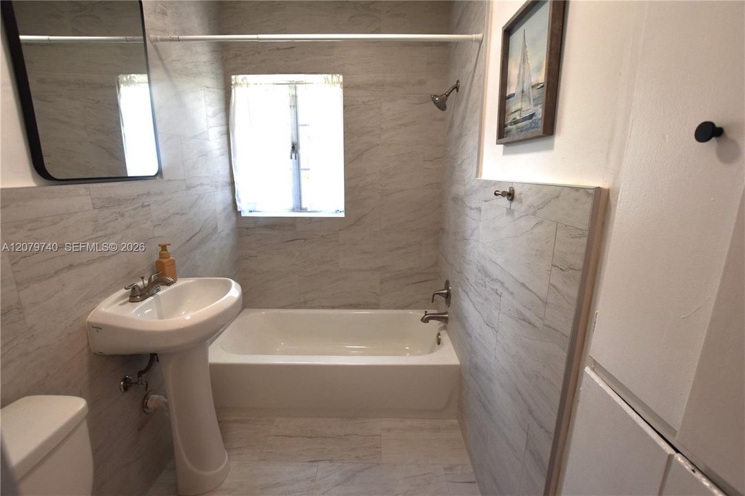 В аренду: $1,450 (0 спален, 1 ванн, 425 Квадратных фут)