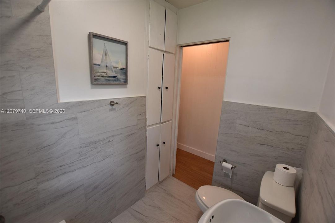 В аренду: $1,450 (0 спален, 1 ванн, 425 Квадратных фут)