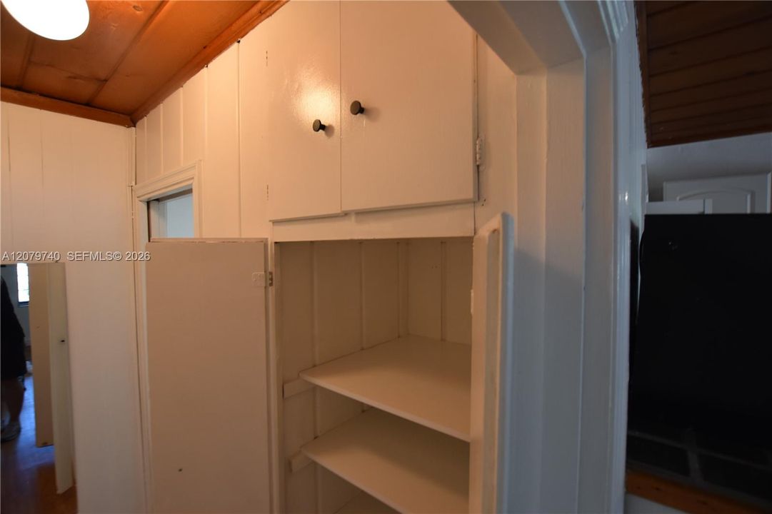 В аренду: $1,450 (0 спален, 1 ванн, 425 Квадратных фут)
